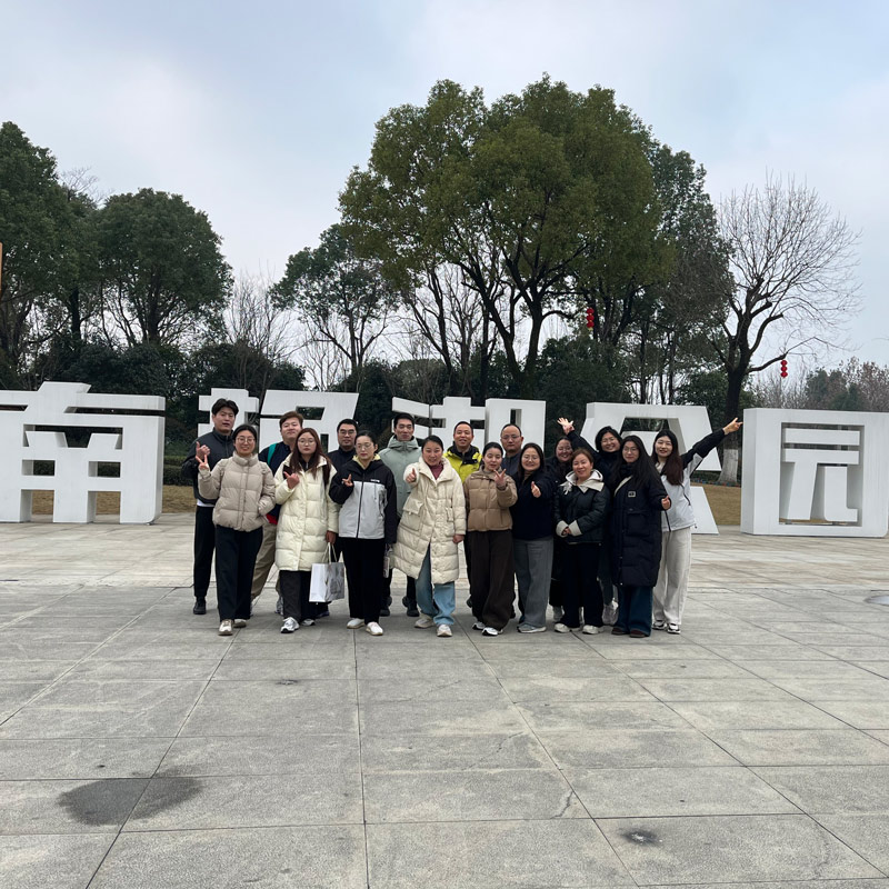 Escursione di team building di 30 chilometri: l'unità e la sfida del team Hope durante la Festa delle Lanterne